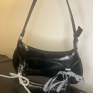 Black Shoulder Bag with Chain and Bow accessories